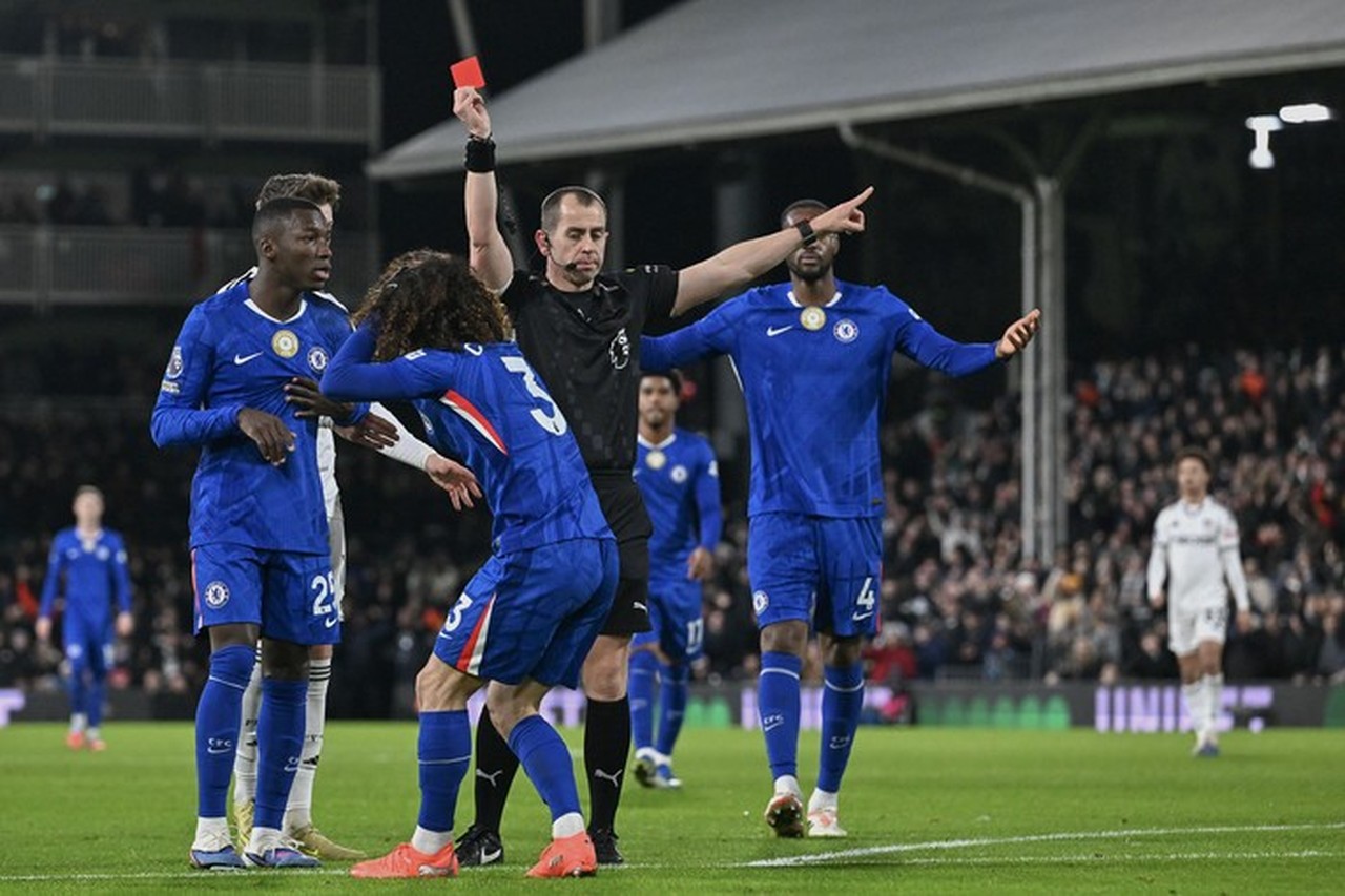 Chelsea ‘Hobi’ Kartu Merah, Manajer Baru Liam Rosenior Akui Semangat Pemain Tinggi Chelsea ‘Hobi’ Kartu Merah, Manajer Baru Liam Rosenior Akui Semangat Pemain Tinggi