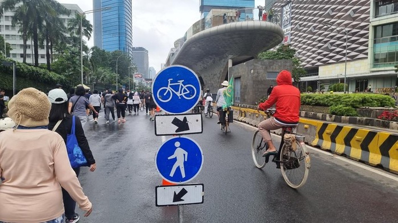 Rambu Pemisah Pesepeda-Pejalan Kaki di CFD HI Hadir, Warga Minta Diperbanyak