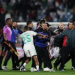 Tak Terima Kalah, Timnas Aljazair ‘Serang’ Wasit hingga ke Lorong Stadion Usai Didepak Nigeria