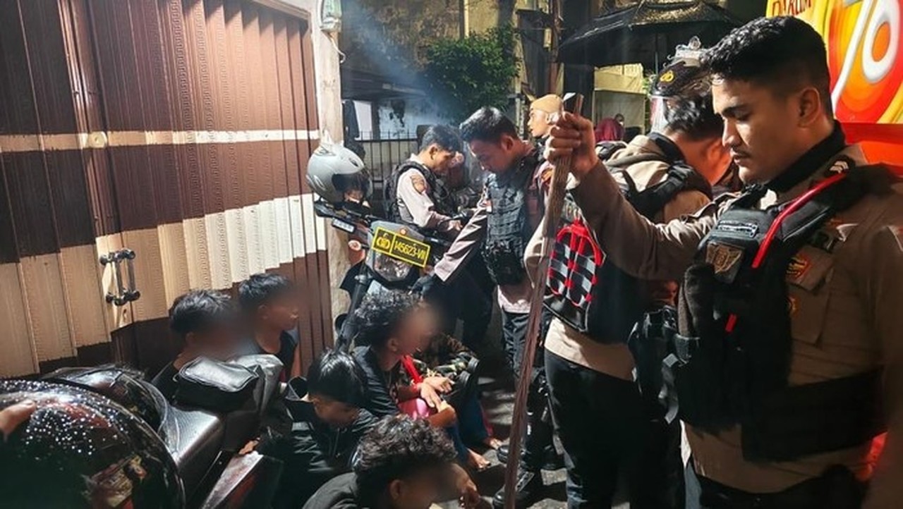 Aksi Tawuran Remaja di Jakbar Digagalkan, Polisi Sita Dua Celurit dan Corbek