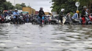 Jakarta Dilanda Banjir, Enam RT dan Empat Ruas Jalan Tergenang Akibat Hujan Deras