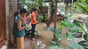 Tembok Jebol di Bojonggede Bogor, Banjir Genangi Permukiman Warga Akibat Luapan Kali Pesanggrahan