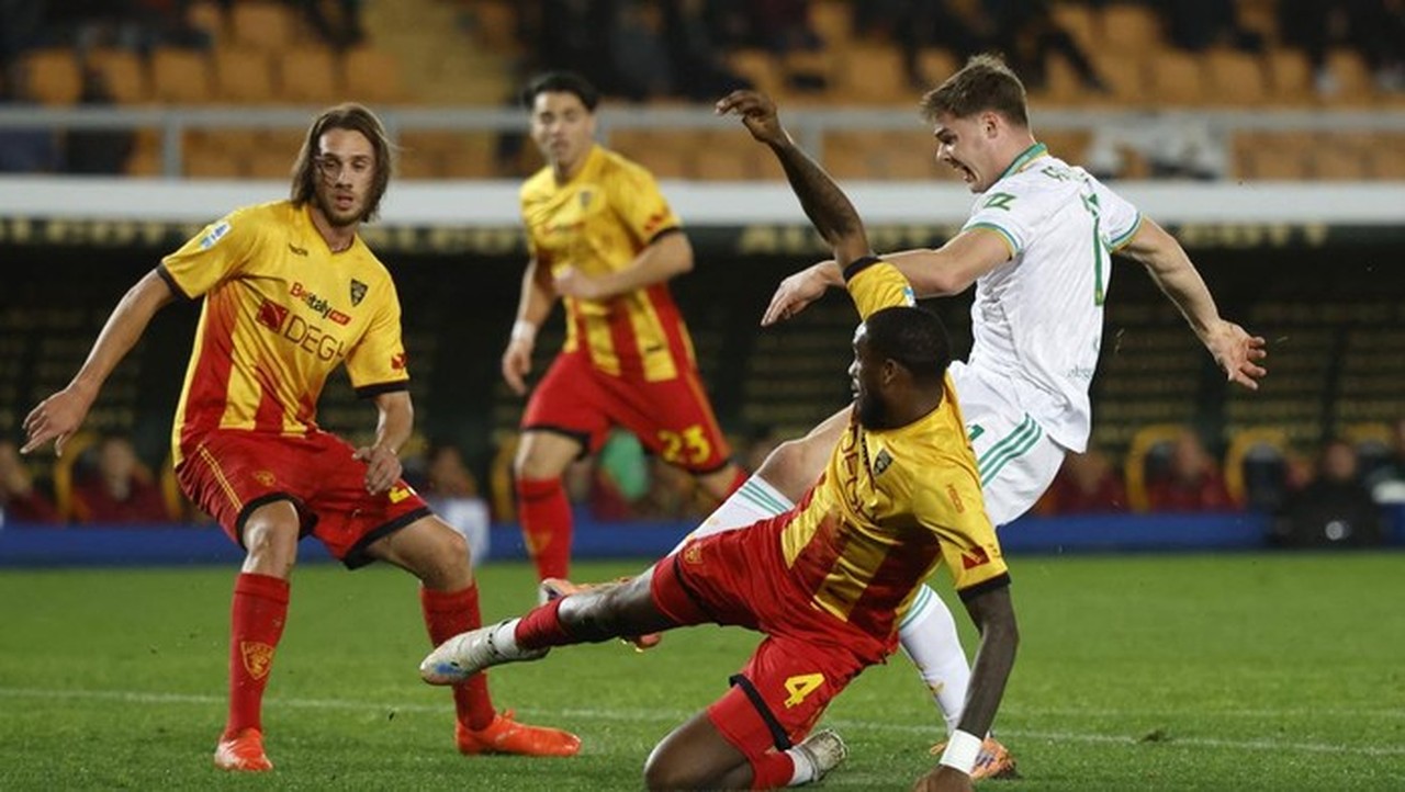 AS Roma Bangkit di Kandang Lecce, Ferguson dan Dovbyk Pastikan Kemenangan 2-0 AS Roma Bangkit di Kandang Lecce, Ferguson dan Dovbyk Pastikan Kemenangan 2-0