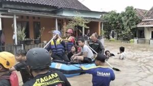 Tanggul Jebol dan Kali Meluap, Banjir Rendam Tiga Kecamatan di Cilegon