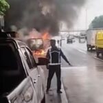 Mobil Boks Terbakar di Tol Cijago Depok Diduga Akibat Korsleting Listrik