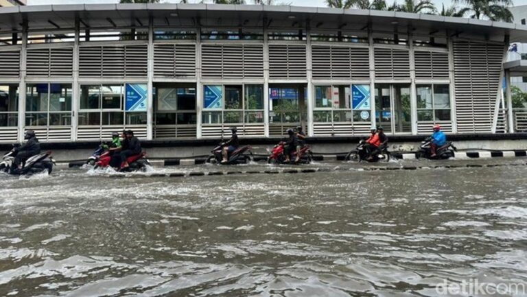 Pantau Titik Banjir Jakarta: 5 Cara Cek Informasi Genangan Secara Real-time