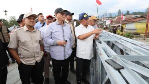 Tito Karnavian Tinjau Langsung Jembatan Roboh dan Permukiman Rawan Bencana di Aceh