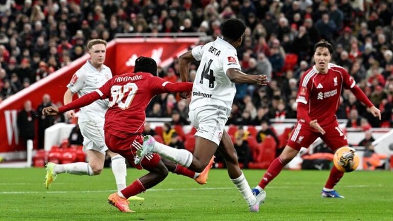 Liverpool Bungkam Barnsley 4-1, Melaju Mulus ke Babak Keempat Piala FA 2025/2026