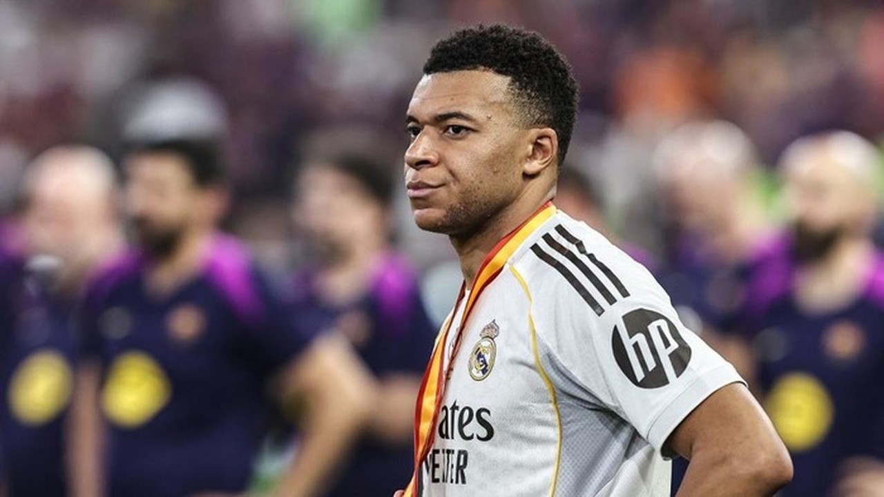 Joan Laporta Kecam Kylian Mbappe, Sebut Aksi di Final Piala Super Spanyol Tidak Menghormati Barcelona Joan Laporta Kecam Kylian Mbappe, Sebut Aksi di Final Piala Super Spanyol Tidak Menghormati Barcelona