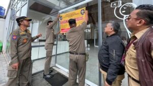 Kafe di Depok Disegel Satpol PP Akibat Tak Miliki Izin Mendirikan Bangunan