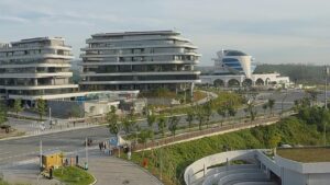 IKN Nusantara: Fasilitas Pemerintahan Rampung, Pekerja Lanjutkan Pembangunan Gedung Baru