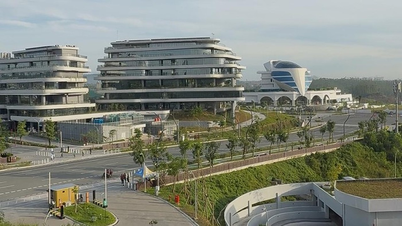 IKN Nusantara: Fasilitas Pemerintahan Rampung, Pekerja Lanjutkan Pembangunan Gedung Baru