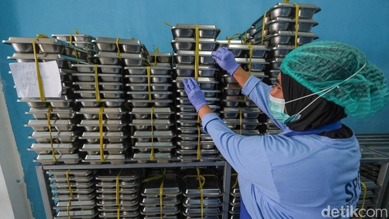 803 Warga Grobogan Diduga Keracunan Menu Ayam Makan Bergizi Gratis, 54 Dirawat