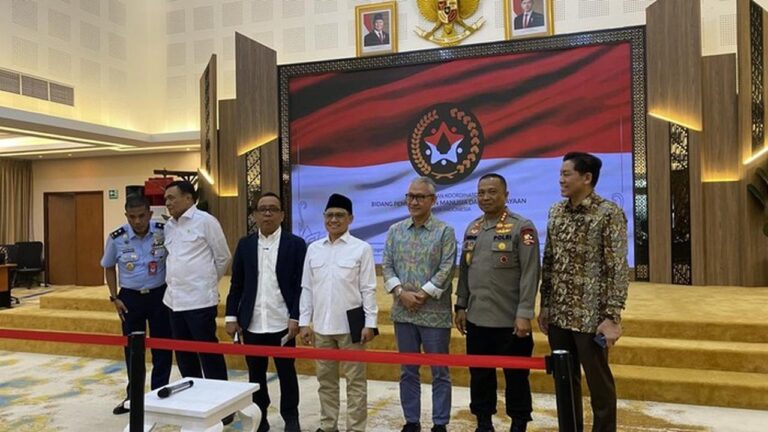 Tim Pengarah Satgas Bencana Sumatera Gelar Rapat Perdana, Fokus pada Percepatan Rehabilitasi
