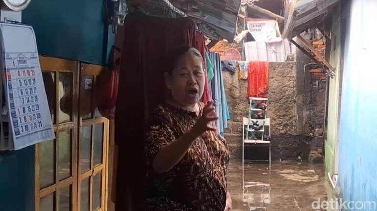 Banjir Warakas: Kulkas Tengkurap, Lemari Roboh, Warga Rugi Jutaan Rupiah