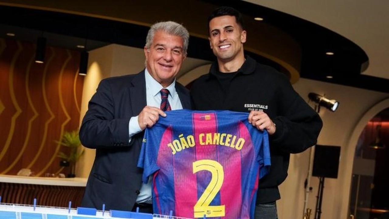 Joao Cancelo Kembali ke Barcelona, Ungkap Keinginan Tampil di Camp Nou Joao Cancelo Kembali ke Barcelona, Ungkap Keinginan Tampil di Camp Nou