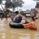 Banjir 5 Hari di Pandeglang Lumpuhkan Akses, Warga Mulai Terjangkit Penyakit Kulit