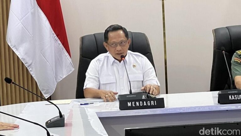 Mendagri Tito Karnavian Lantik Tiga Pejabat Pimpinan Tinggi Madya, Tekankan Kompetensi dan Inisiatif