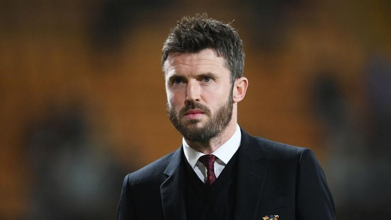 Michael Carrick Langsung Hadapi Derbi Manchester dan Laga Tandang ke Arsenal
