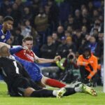 Blunder Fatal Robert Sanchez, Liam Rosenior Ambil Tanggung Jawab Penuh atas Kekalahan Chelsea