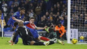 Blunder Fatal Robert Sanchez, Liam Rosenior Ambil Tanggung Jawab Penuh atas Kekalahan Chelsea