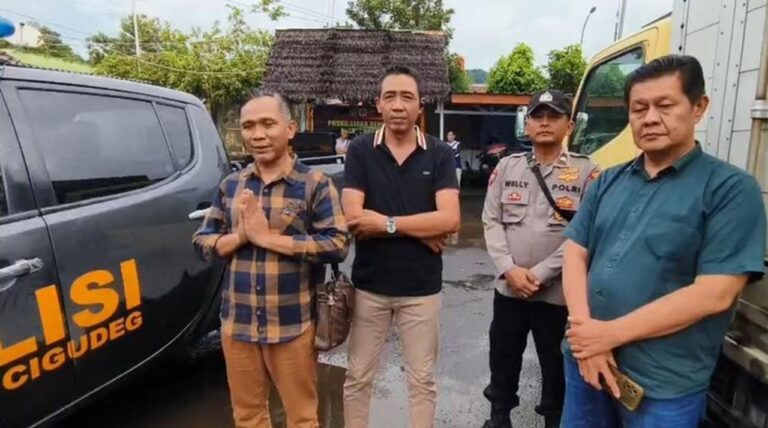Mobil Boks Curian Ditemukan di Pinggir Sungai Bogor, Pelaku Kabur