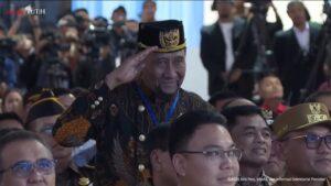 Prabowo Heran Sultan Kukar Duduk di Belakang, Pemprov Kaltim Beri Klarifikasi Protokol Istana