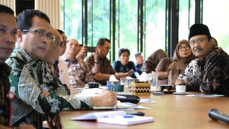 Gus Ipul Ingatkan Pemda: Seleksi Siswa Sekolah Rakyat Harus Transparan, Jangan Ada Titipan Gus Ipul Ingatkan Pemda: Seleksi Siswa Sekolah Rakyat Harus Transparan, Jangan Ada Titipan