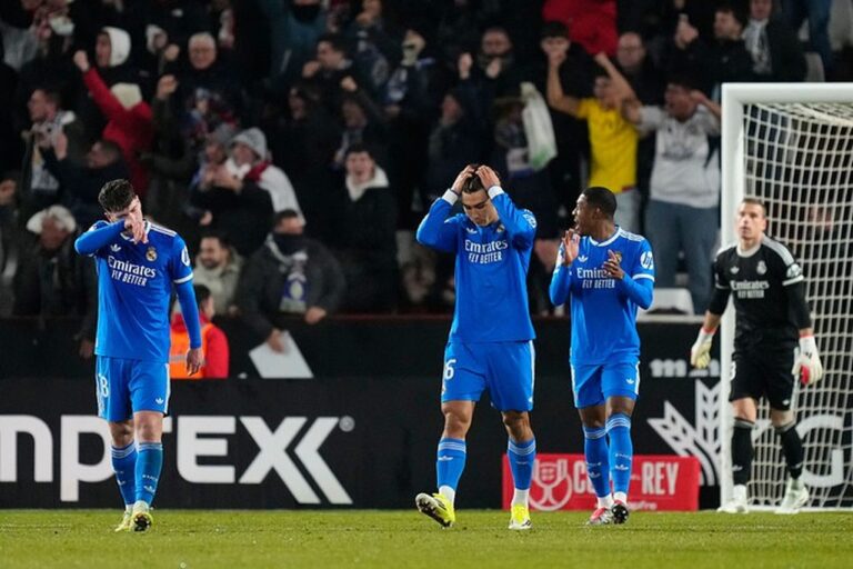 Real Madrid Terjungkal di Copa del Rey, Ruang Ganti ‘Los Blancos’ Diselimuti Keheningan Real Madrid Terjungkal di Copa del Rey, Ruang Ganti ‘Los Blancos’ Diselimuti Keheningan