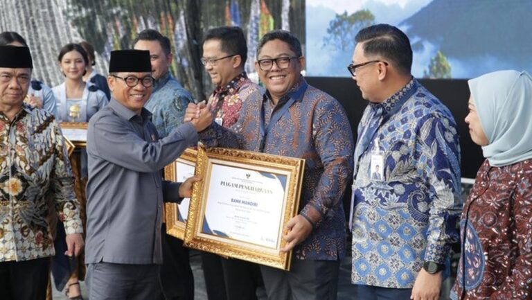 Bank Mandiri Raih Penghargaan di Hari Desa Nasional 2026 atas Dukungan Pemberdayaan Desa