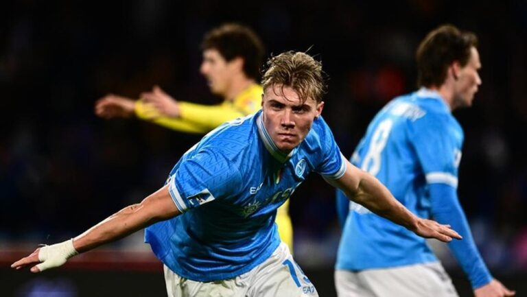 Napoli Ditahan Imbang Verona 2-2, Gol Hojlund Dianulir VAR