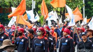 Ribuan Buruh Demo di Depan Istana, 1.659 Personel Gabungan Disiagakan