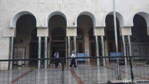 Gubernur Jabar Cabut Status Masjid Agung Bandung Sebagai Masjid Raya Provinsi