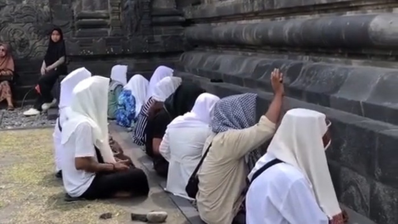Rombongan Zikir di Candi Prambanan Akui Ingin Lepas Kutukan Aji Bondowoso
