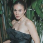 Siapa Artis Indonesia yang Pantas Menyandang Gelar ‘Hot Mama’ Idaman? Mari Kita Pilih!