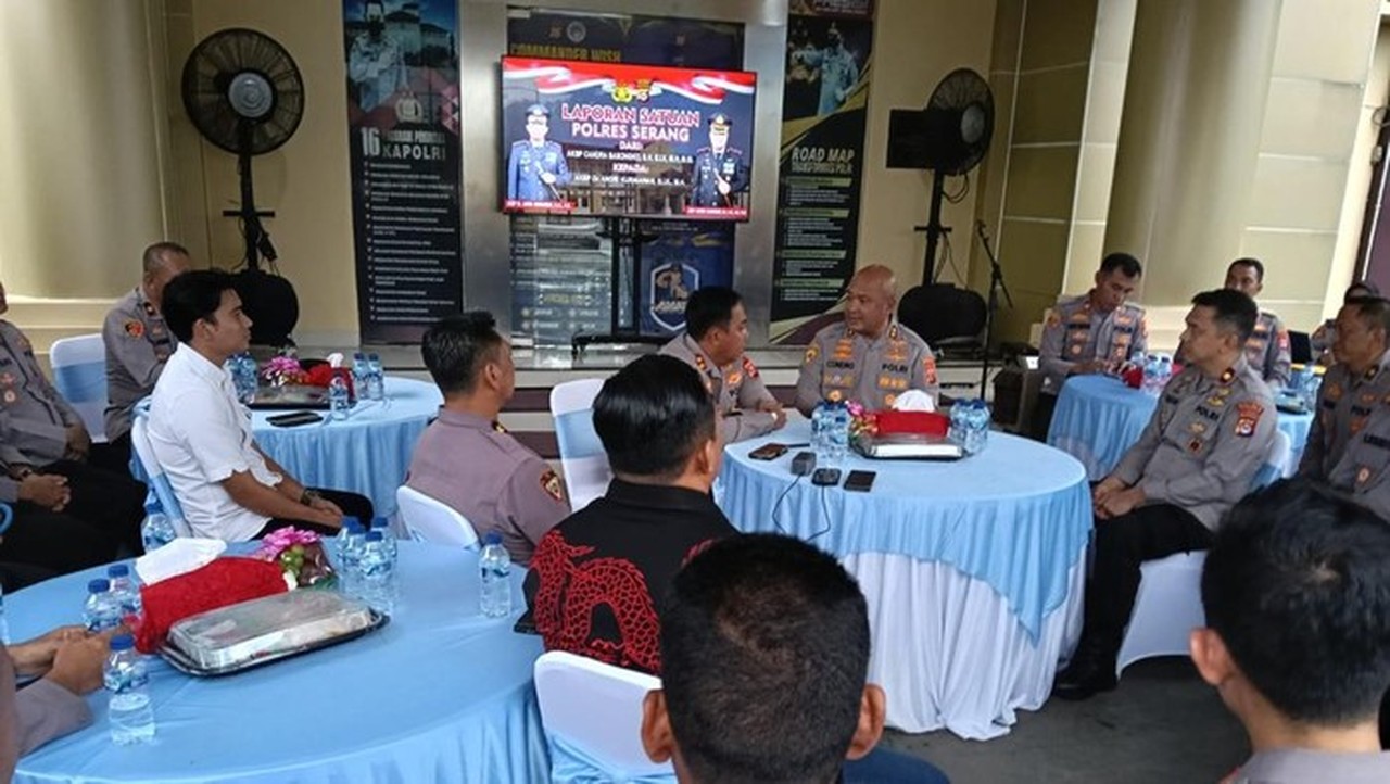 AKBP Condro Sasongko Gelar ‘Ngariung’ Sambut AKBP Andri Kurniawan sebagai Kapolres Serang Baru