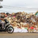 Gunungan Sampah Pasar Induk Kramat Jati Ditargetkan Tuntas dalam Lima Hari