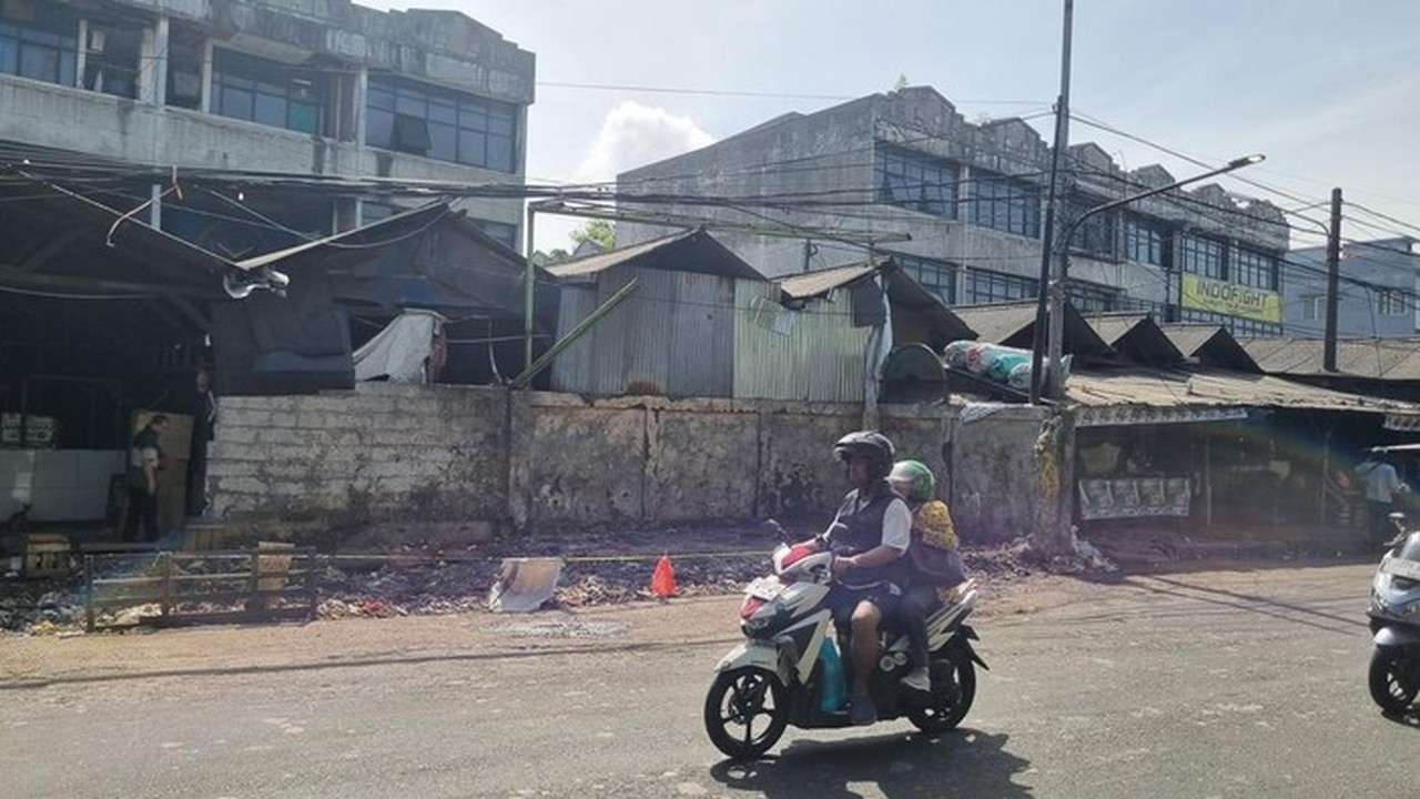 Tumpukan Sampah Pasar Cimanggis Diangkut, Warga Keluhkan Munculnya Tumpukan Baru Tumpukan Sampah Pasar Cimanggis Diangkut, Warga Keluhkan Munculnya Tumpukan Baru