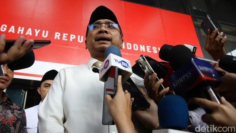 KPK Tetapkan Eks Menag Yaqut Cholil Qoumas Tersangka Kasus Korupsi Kuota Haji 2024 KPK Tetapkan Eks Menag Yaqut Cholil Qoumas Tersangka Kasus Korupsi Kuota Haji 2024