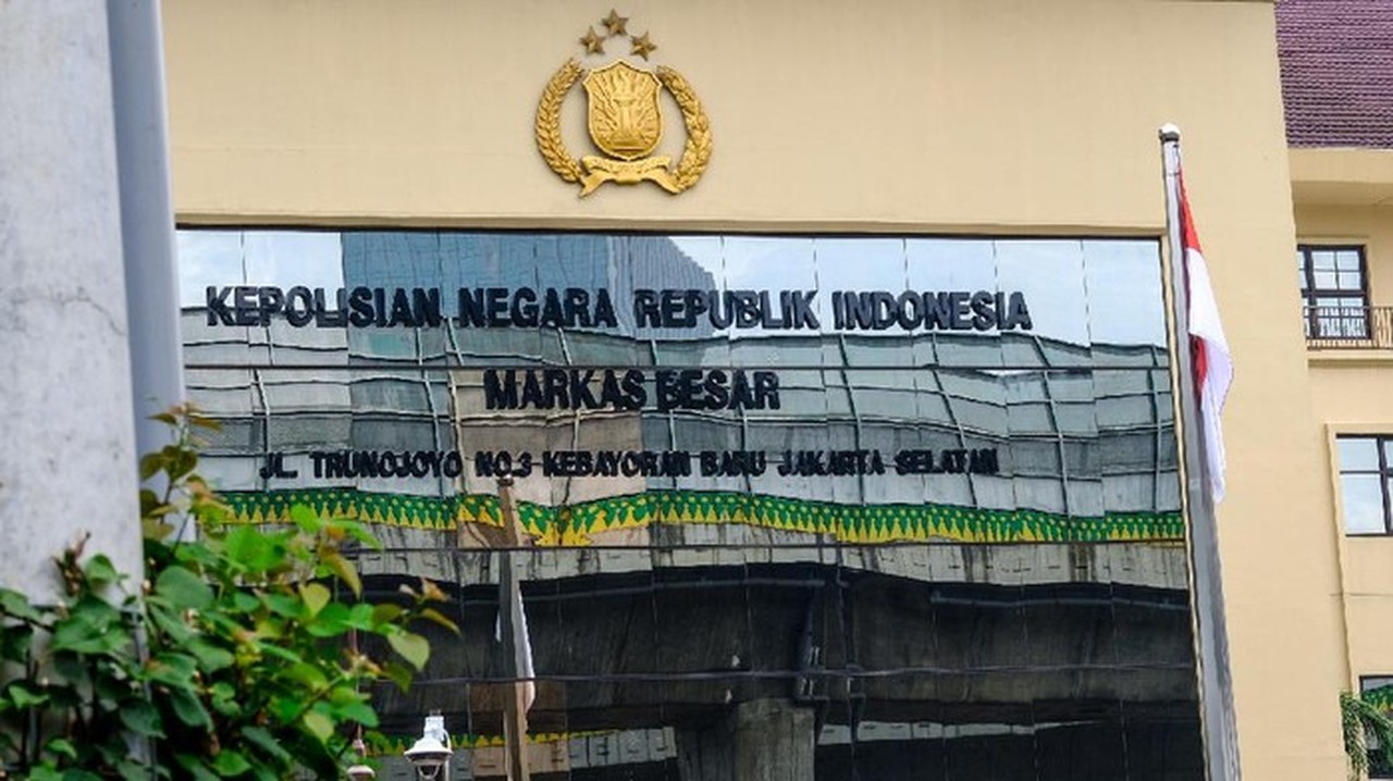 Pakar Hukum Nilai Tepat Keputusan DPR Pertahankan Polri Tetap di Bawah Presiden Pakar Hukum Nilai Tepat Keputusan DPR Pertahankan Polri Tetap di Bawah Presiden