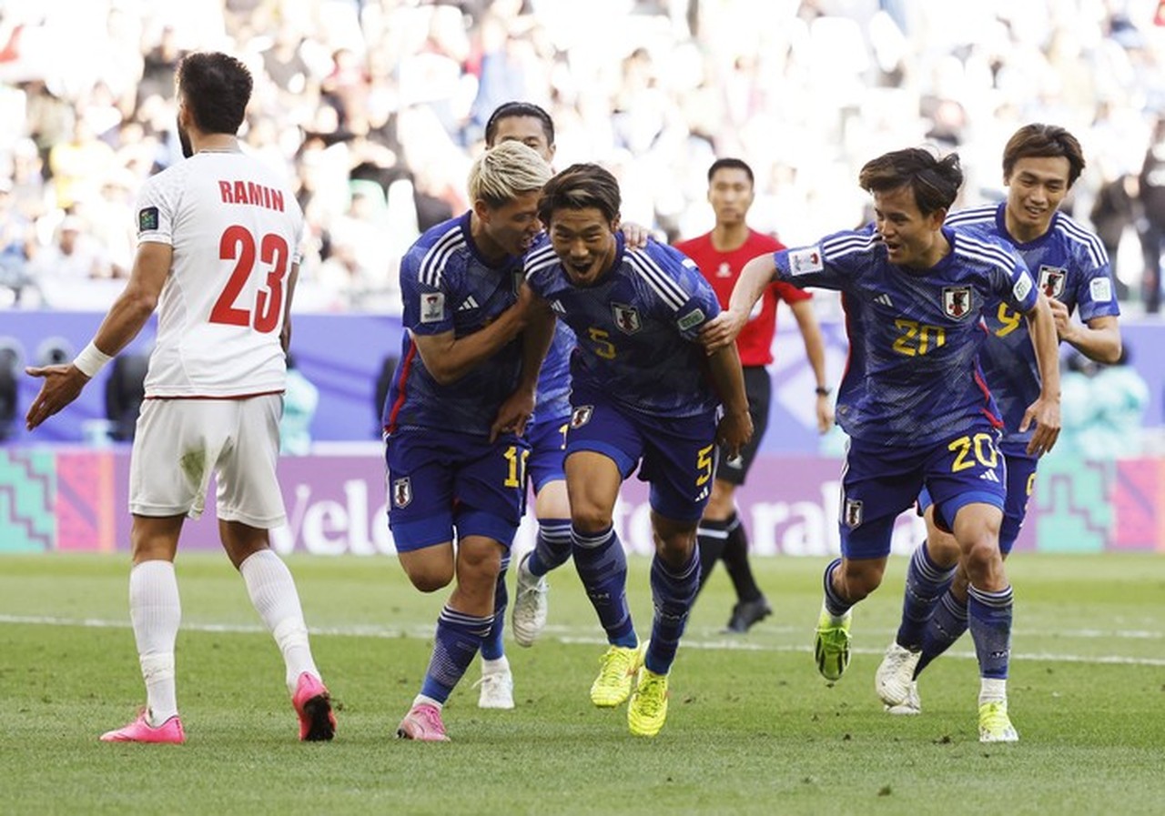 Invasi Pemain Jepang ke Eropa: Bundesliga dan Belgia Jadi Saksi Kebangkitan Samurai Biru Invasi Pemain Jepang ke Eropa: Bundesliga dan Belgia Jadi Saksi Kebangkitan Samurai Biru