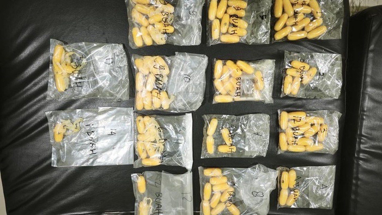 Polri dan Bea Cukai Gagalkan Penyelundupan Ratusan Kapsul Sabu oleh WN Pakistan di Soetta