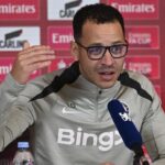 Liam Rosenior Percaya Diri Pimpin Chelsea: Saya Pelatih Berkualitas, Bukan Sombong