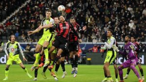 Drama 6 Gol di Deutsche Bank Park, Eintracht Frankfurt dan Dortmund Berbagi Angka 3-3