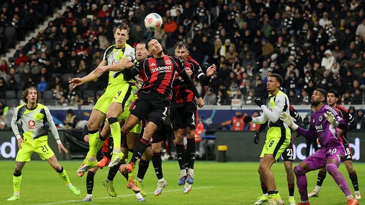Drama 6 Gol di Deutsche Bank Park, Eintracht Frankfurt dan Dortmund Berbagi Angka 3-3