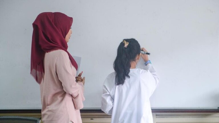 Kemendikdasmen Buka Beasiswa S1 Guru 2026: Syarat dan Cara Daftar untuk 150.000 Pendidik