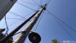 Misteri Bunyi Tiang Listrik Tengah Malam: Tanda Jam hingga Bangunkan Pedagang dan Warga Salat Subuh