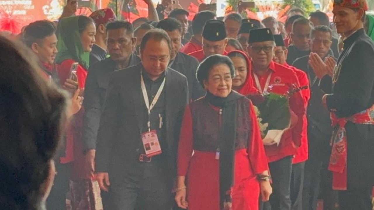Megawati Hadiri HUT ke-53 PDIP di Ancol, Disambut Meriah Sekjen Hasto dan Kader Megawati Hadiri HUT ke-53 PDIP di Ancol, Disambut Meriah Sekjen Hasto dan Kader