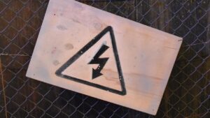 Buruh Pekalongan Tewas Tersengat Listrik Saat Buang Air Kecil di Pinggir Jalan