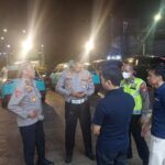 Apes Beruntun: Taksi Listrik di Tangerang Ditabrak Mobil Lain, Lalu Nyungsep ke Restoran